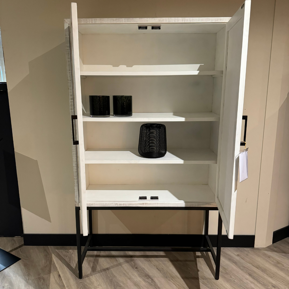 Carini Cabinet white 2 drs. showmodel