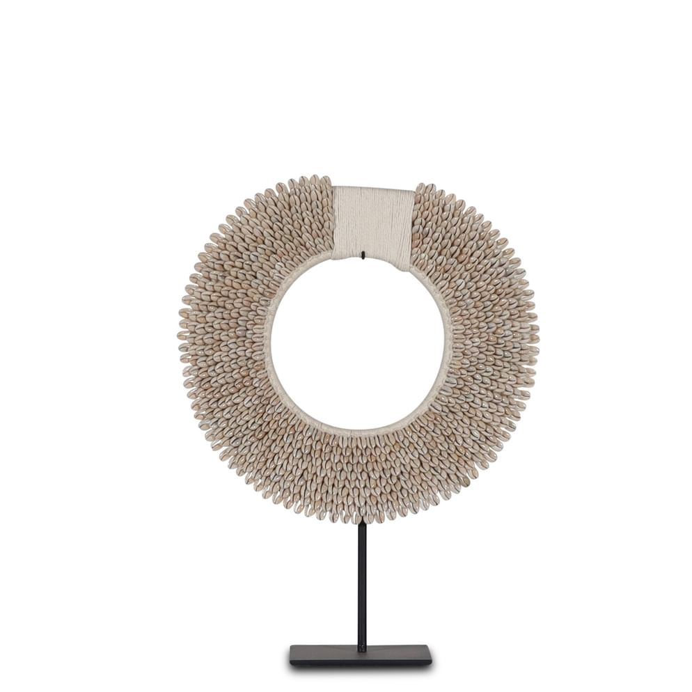 Papua necklace on stand natural sedang