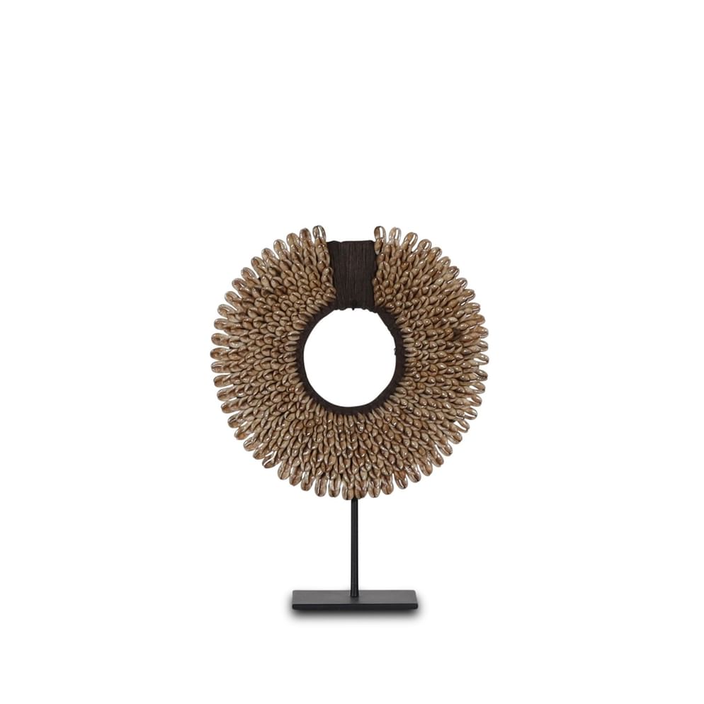 Papua necklace on stand brown kecil 20 cm