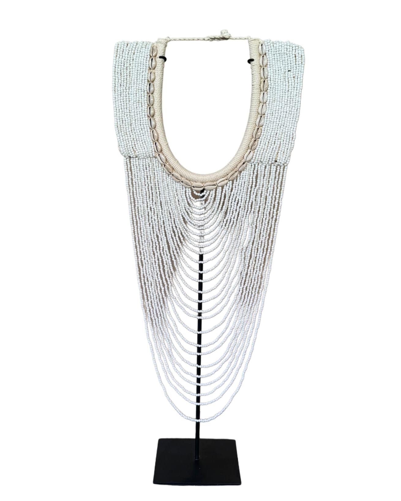 Waroro necklace beads and shell white