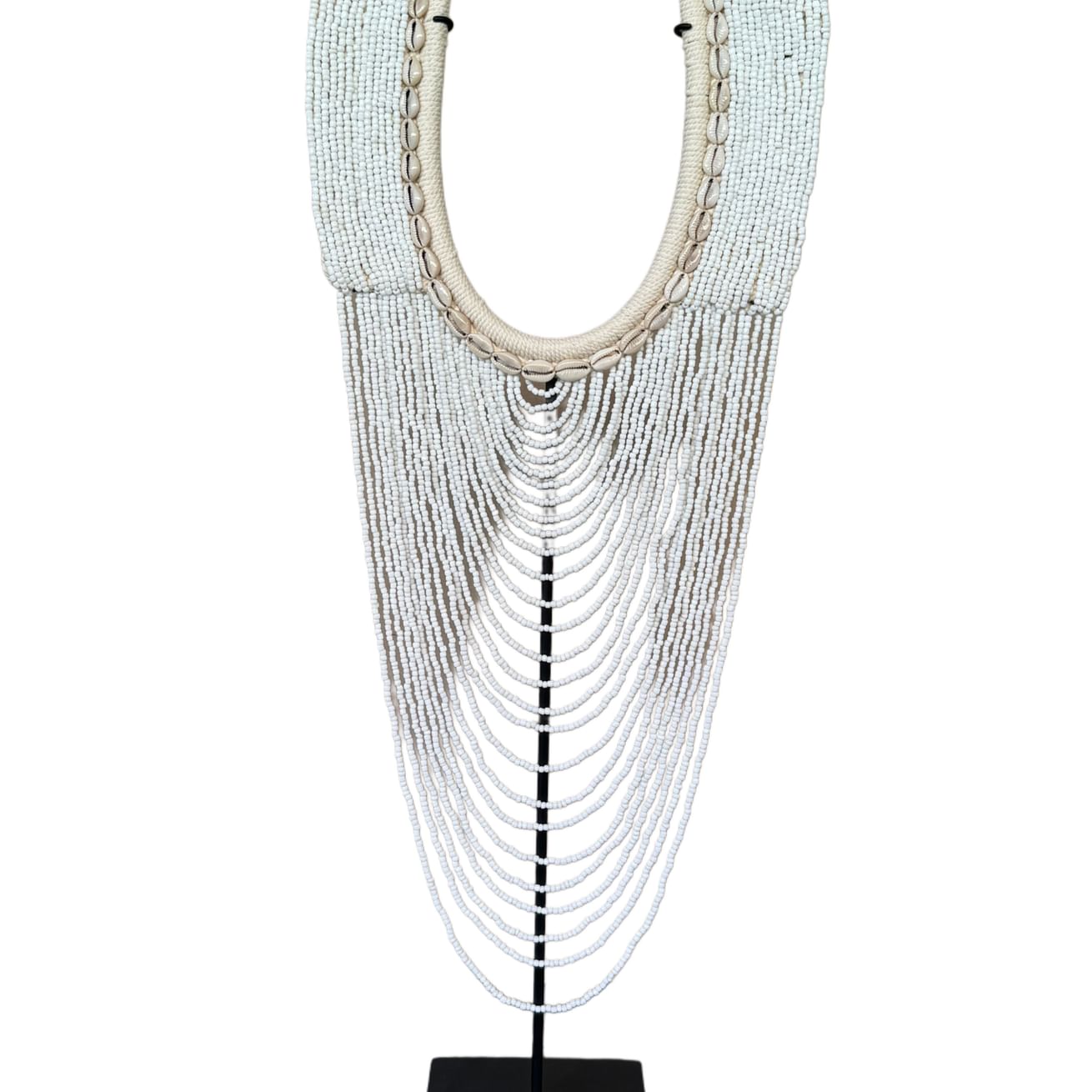 Waroro necklace beads and shell white