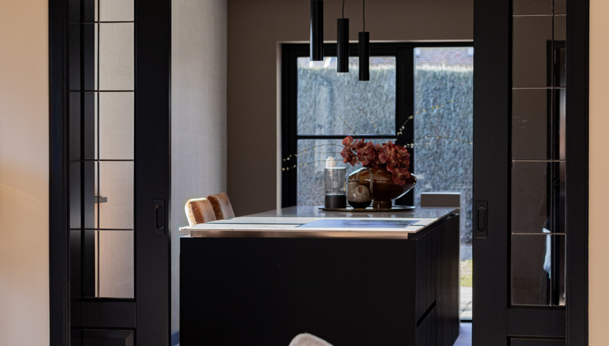 Binnenkijken bij Jordy & Marieke: één geheel van woonkamer en eethoek