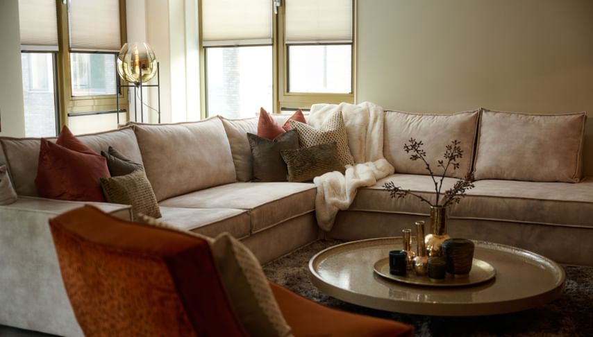 Einblick: Farbe und Charakter in einer Neubauwohnung