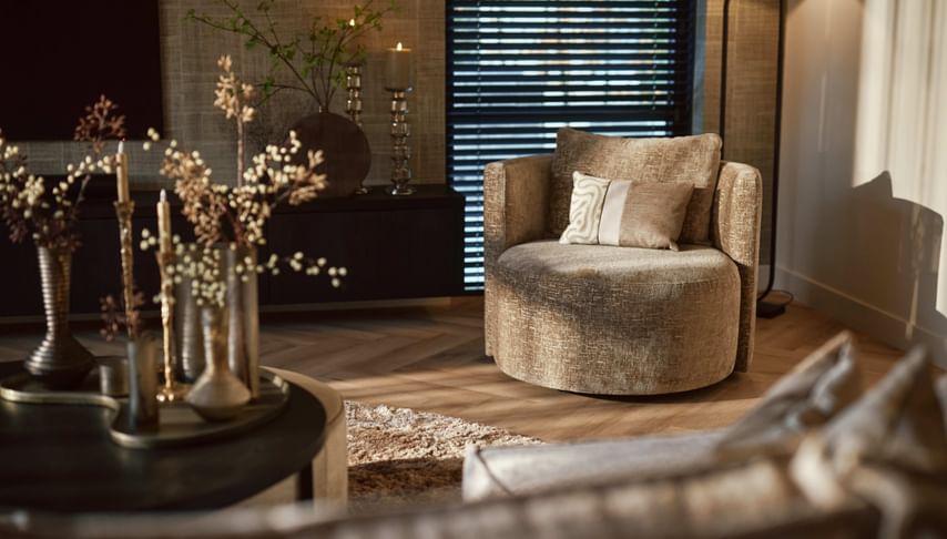 Binnenkijken in een stijlvolle woonkamer en eetkamer