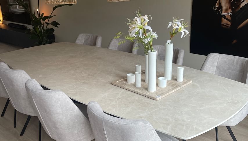 Ein Blick in ein helles und frisches Interieur