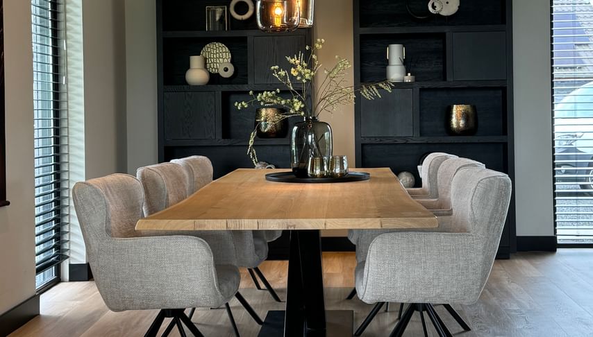 Neem een kijkje in een interieur dat Hotel Chique combineert met neutrale kleuren