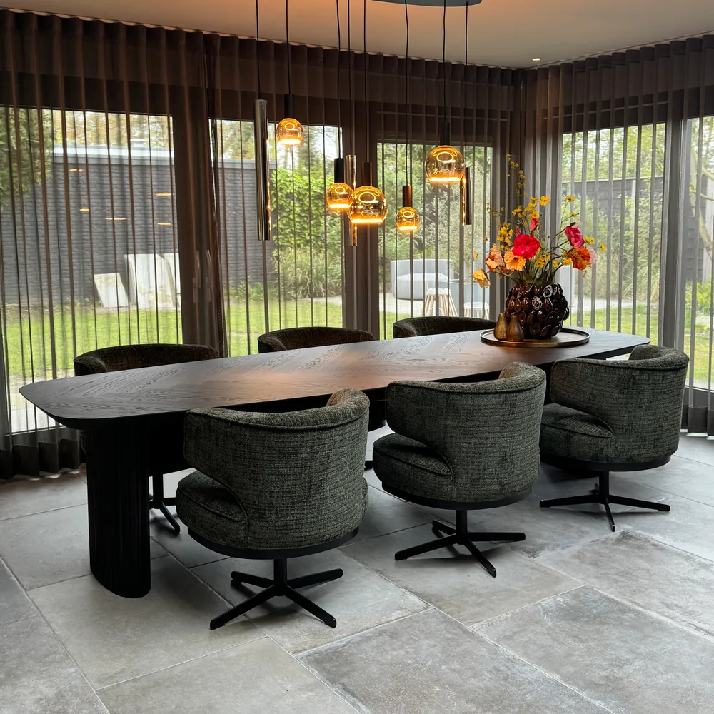 Open, warm en vrolijk: binnenkijken in de eetkamer