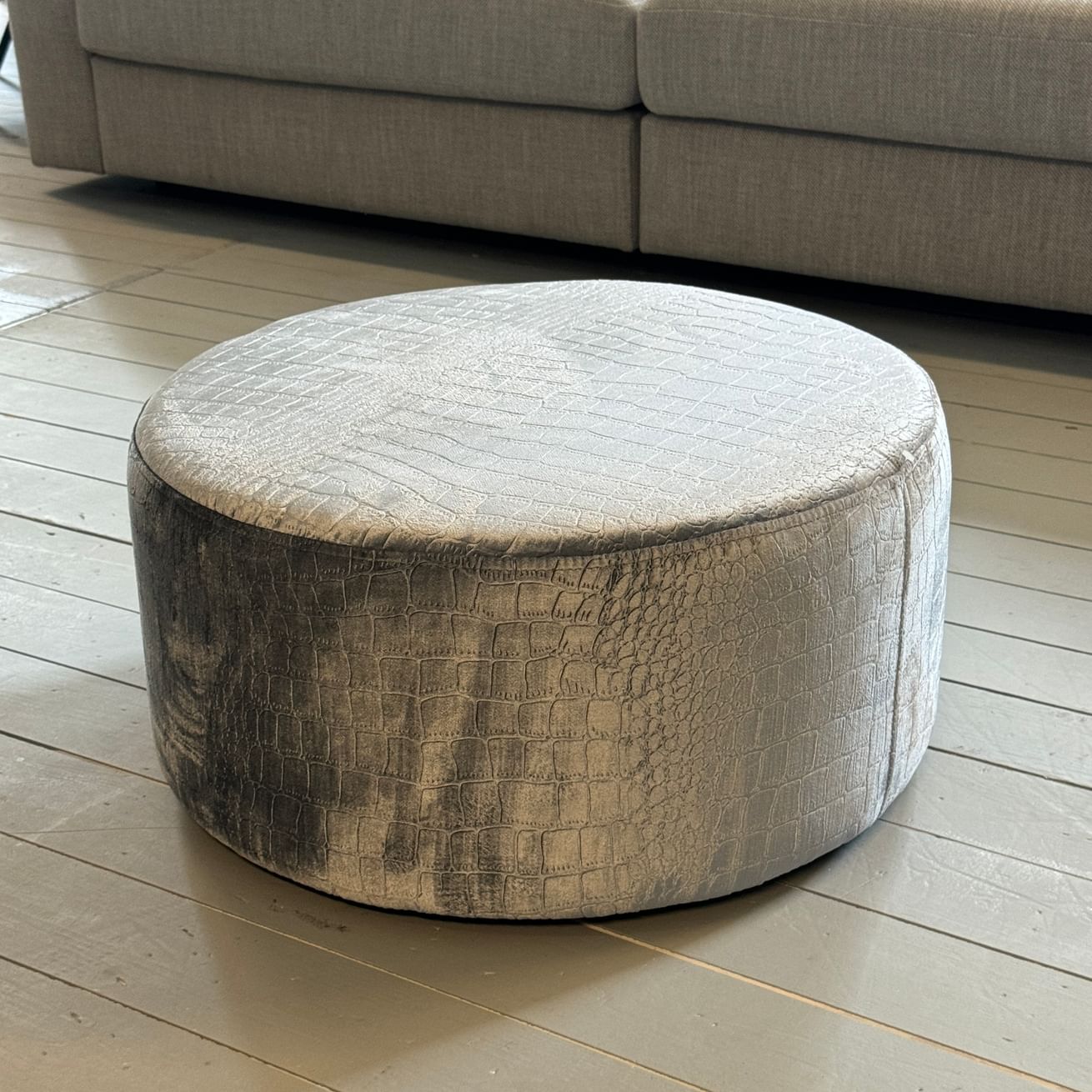 Poef croco zilver 30x60cm