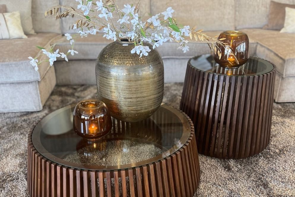 Madiun Couchtisch Braun mit Glasplatte