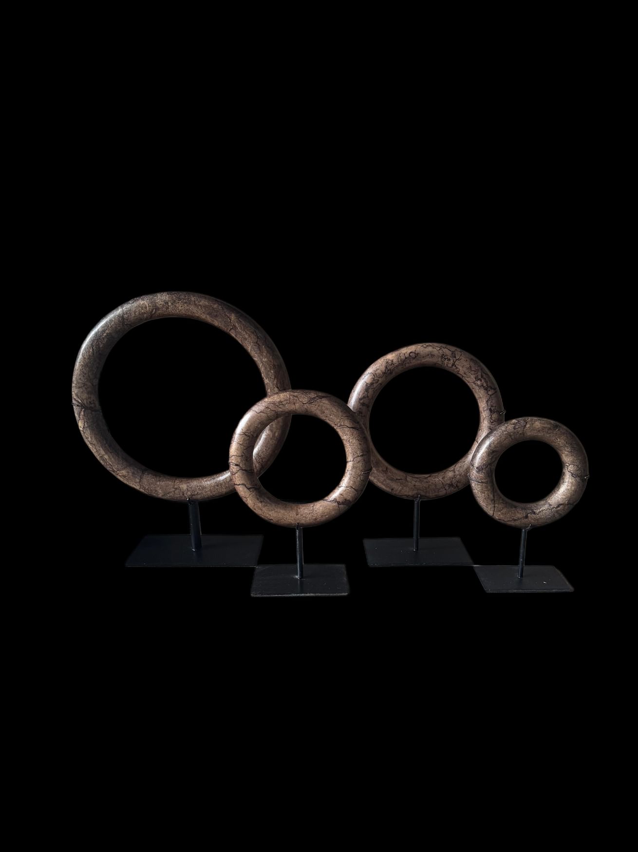 Mbang marble ring on stand extra kecil (15 cm) low