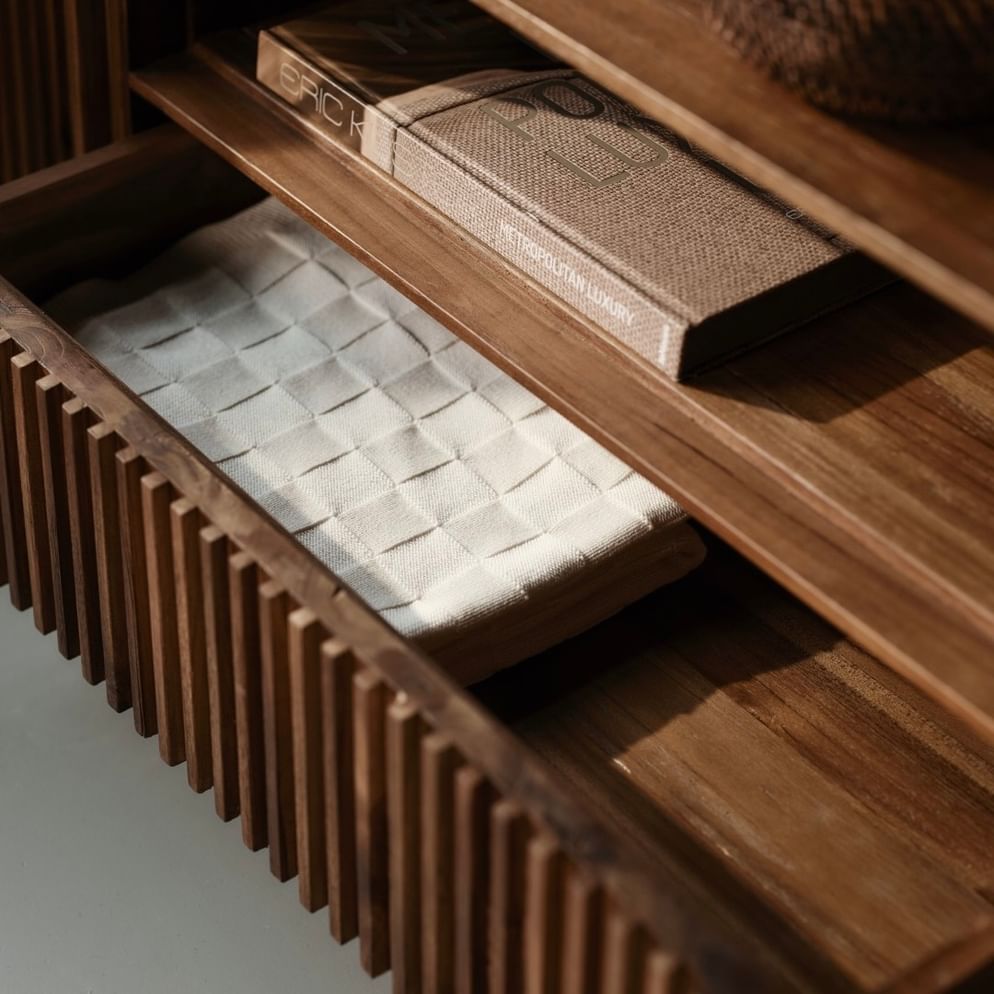 Cikuya besar tv cabinet