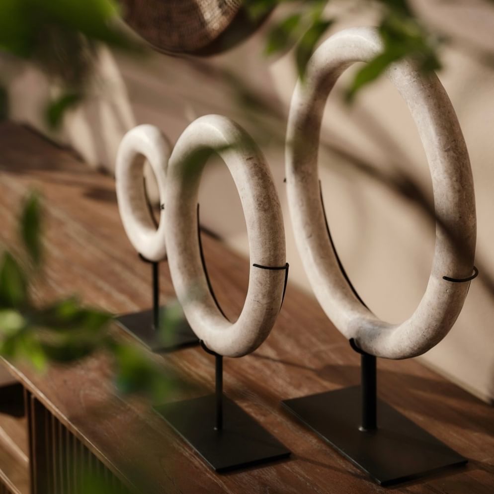 Hanua marble ring on stand besar 40 cm