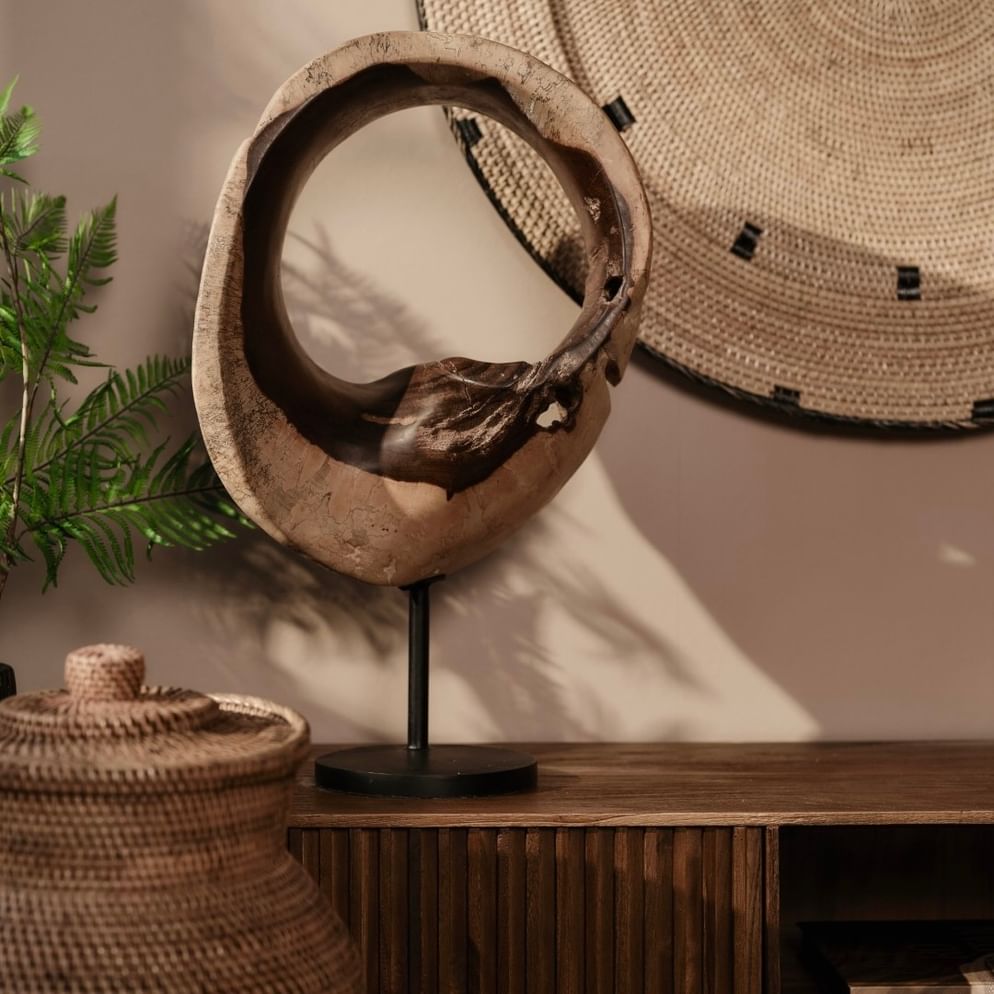 Ropang tamarinde ornament on stand round