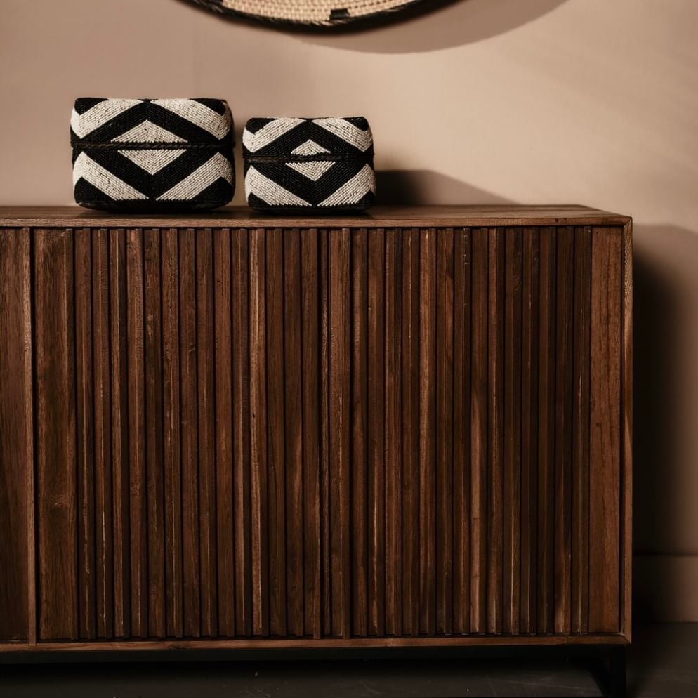 Cikuya besar sideboard 6-doors