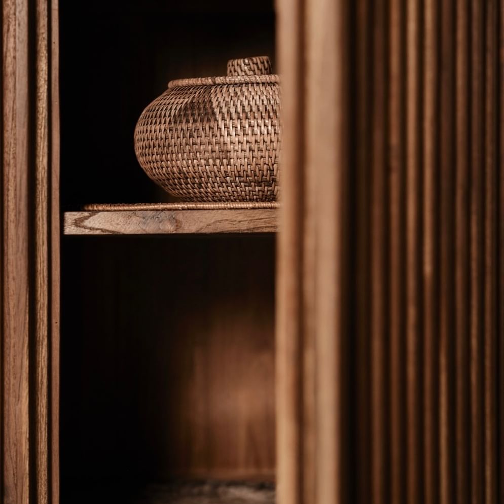 Cikuya besar sideboard 6-doors