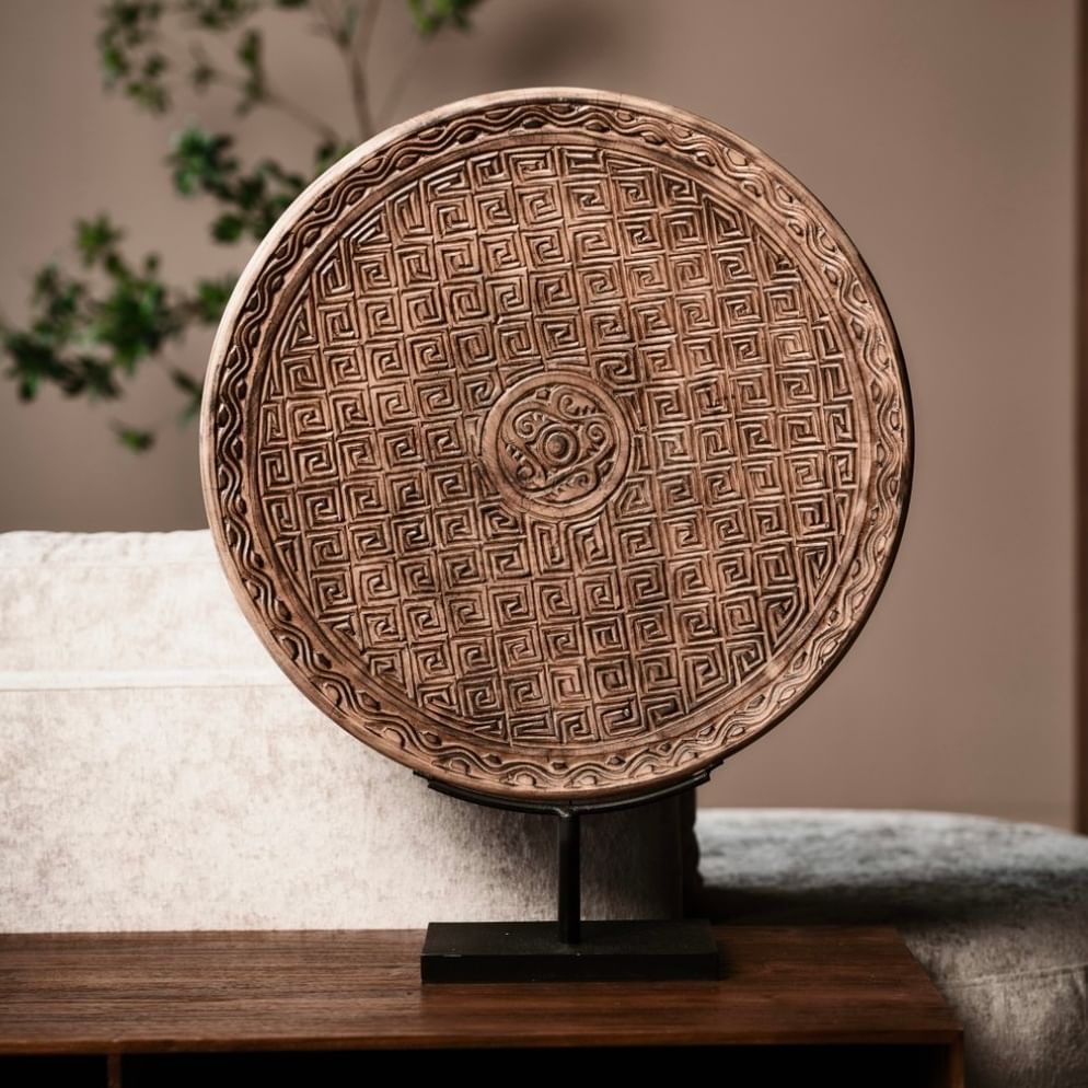 Buleng palm ornament on stand brown