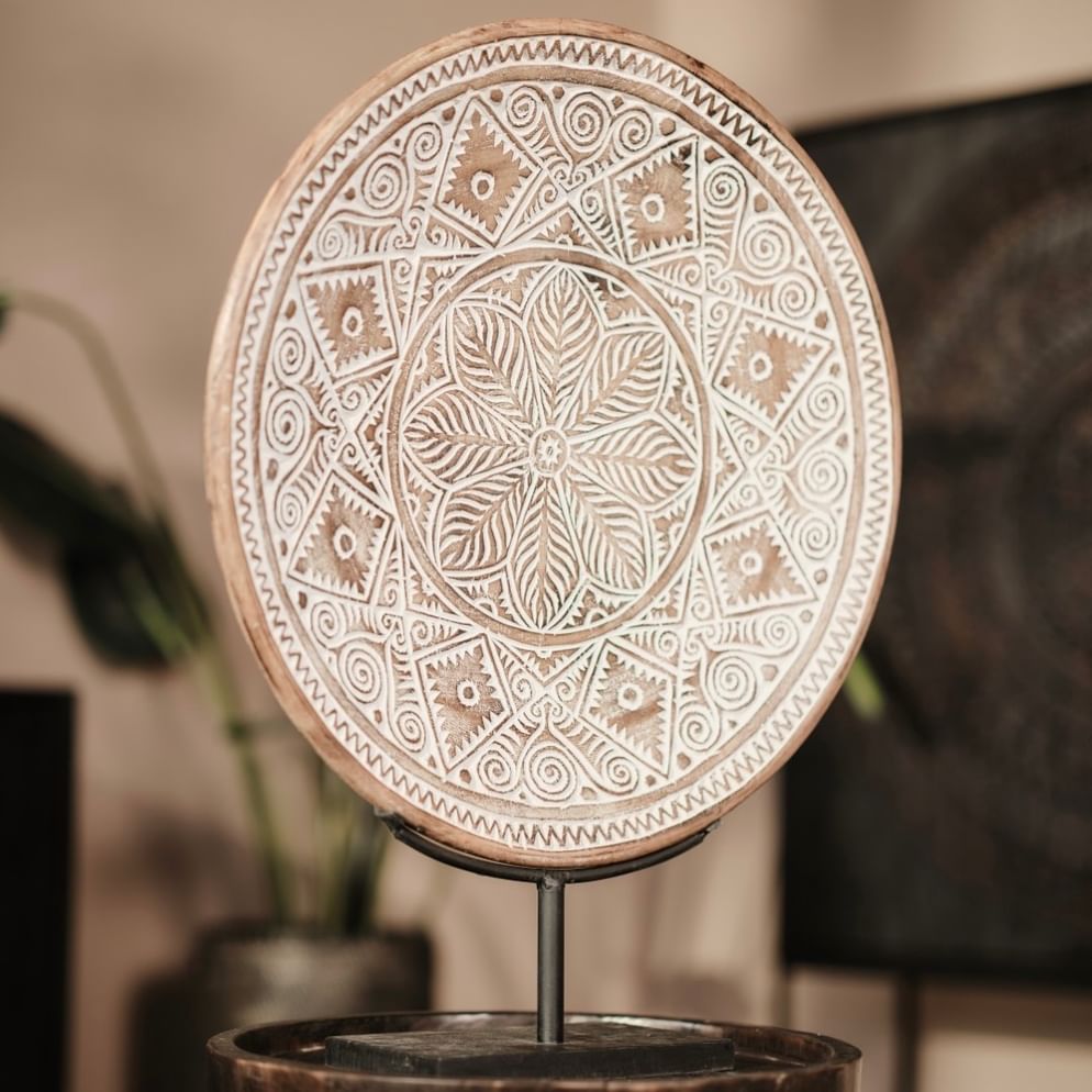 Ramoet palm ornament on stand white