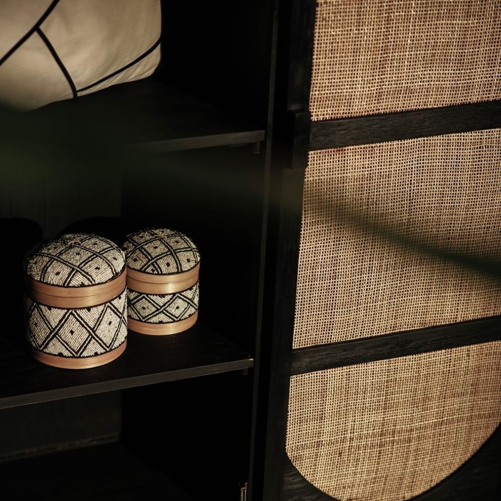 Lifofa cabinet webbing