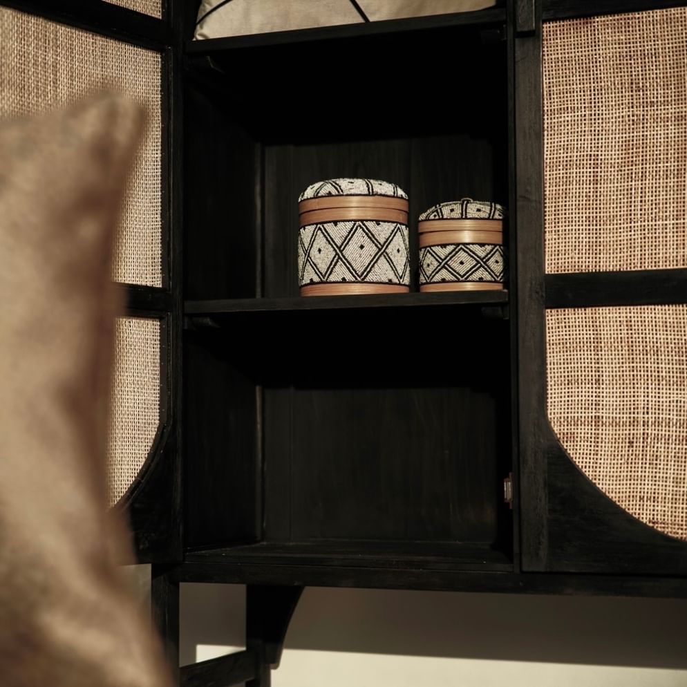 Lifofa cabinet webbing