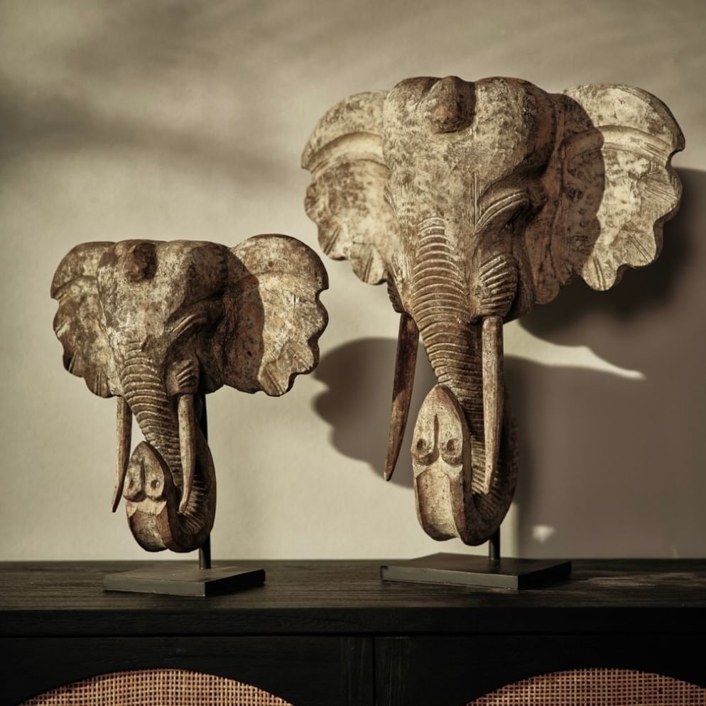 Gajah elephant on stand kecil