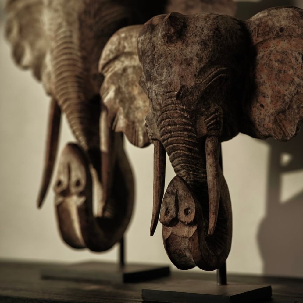 Gajah elephant on stand kecil