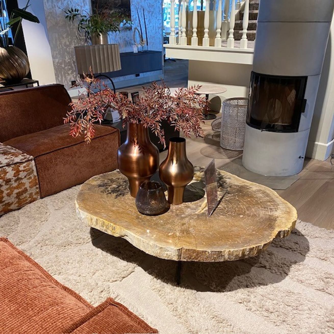 Cigaru coffeetable petrified wood besar