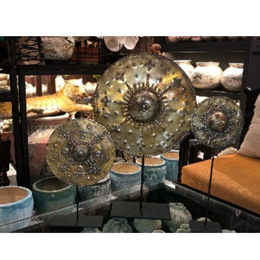 Timor moon metal on stand L