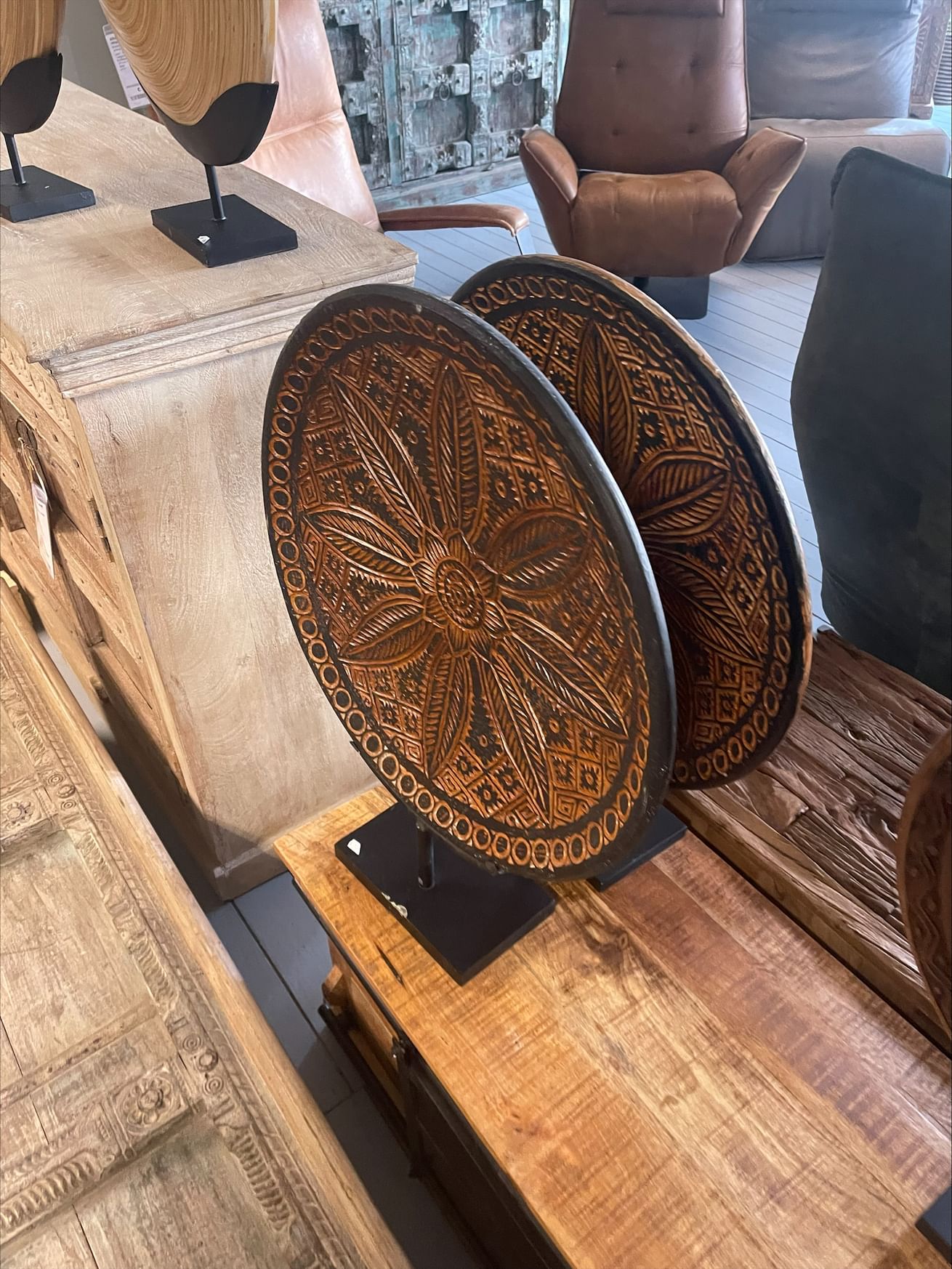 Ruteng palm ornament on stand black/brown