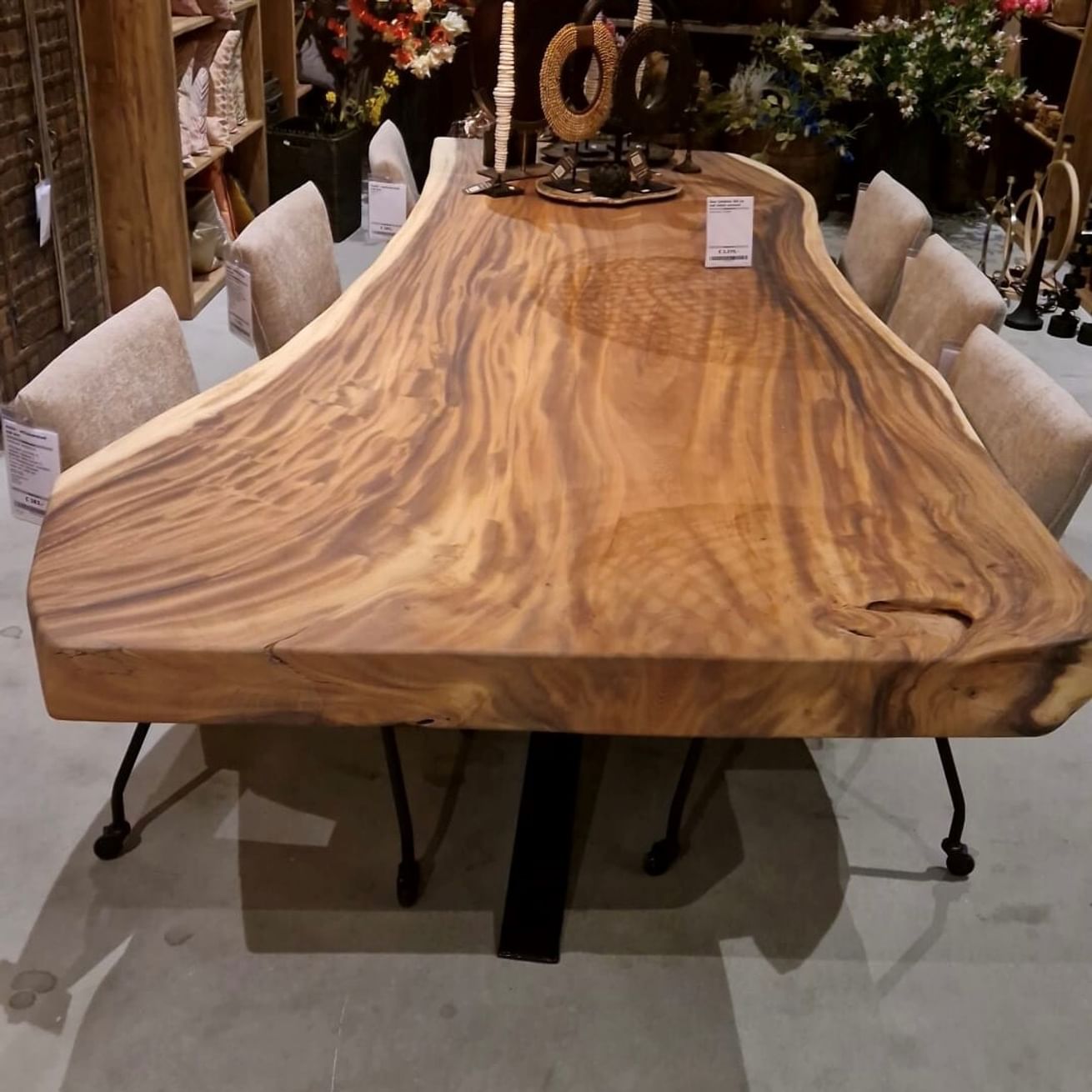 Suar tafelblad 300 cm met stalen spinpoot